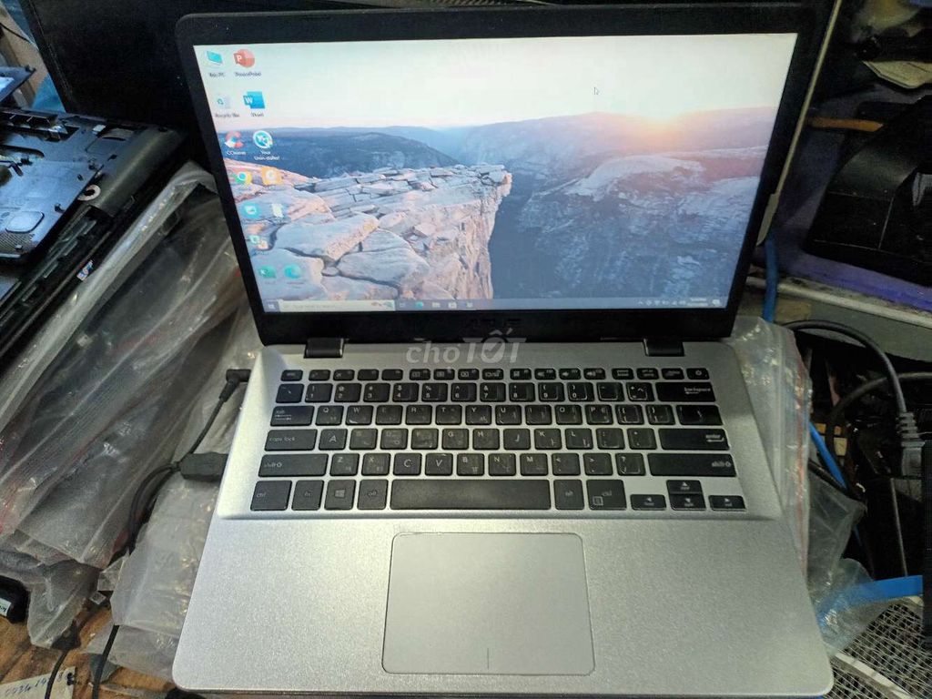 Asus X405U mỏng nhẹ i3-7100U ram8gb ssd240gb. Mua bán Laptop tại Quận Hải Châu Đà Nẵng được đăng bởi Anh Lý hình 1