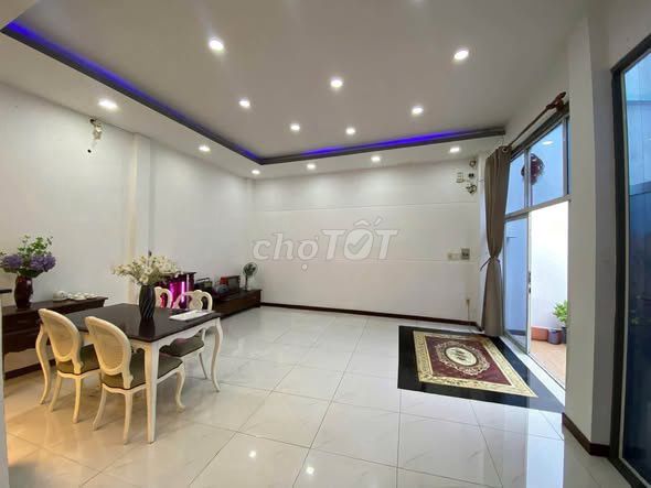 Bán nhà 140m2 ngay Hồng Bàng, Quận 11, cách mặt tiền 15m