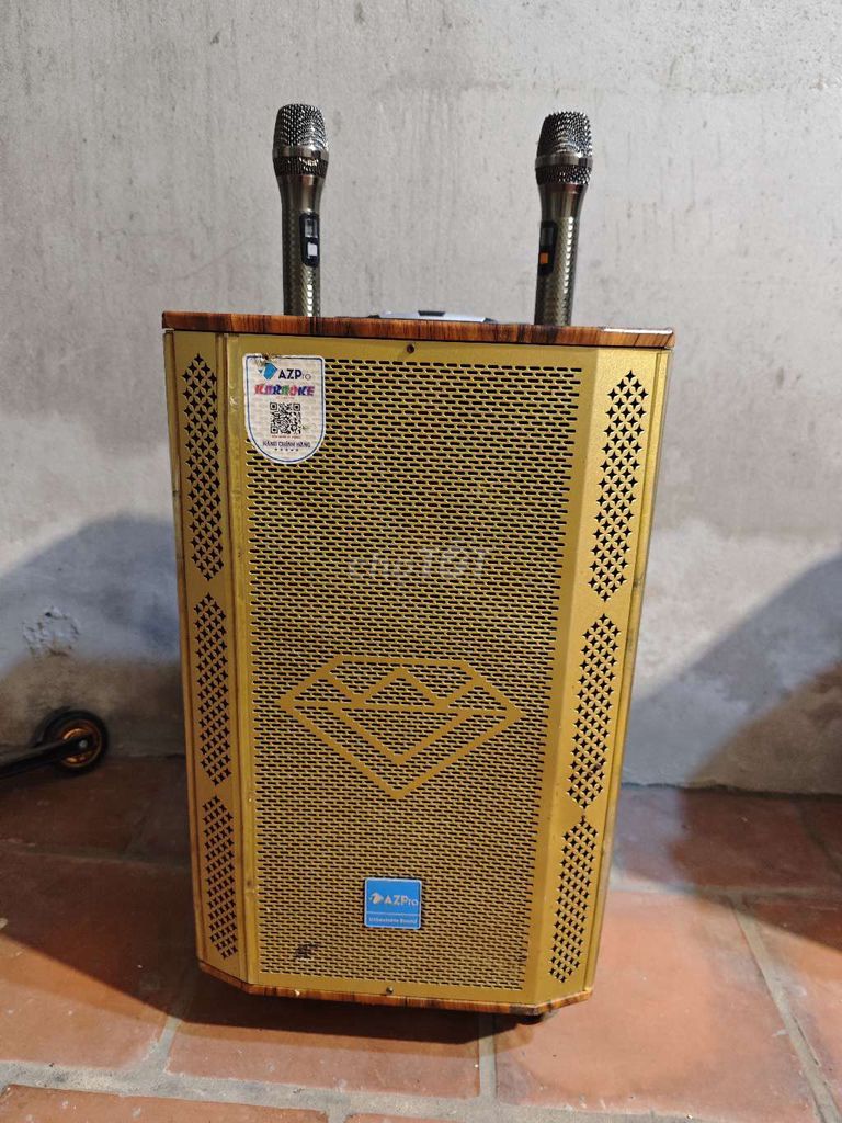 Thanh lý loa kéo Azpro 2206A bass 30 3 đường tiêng