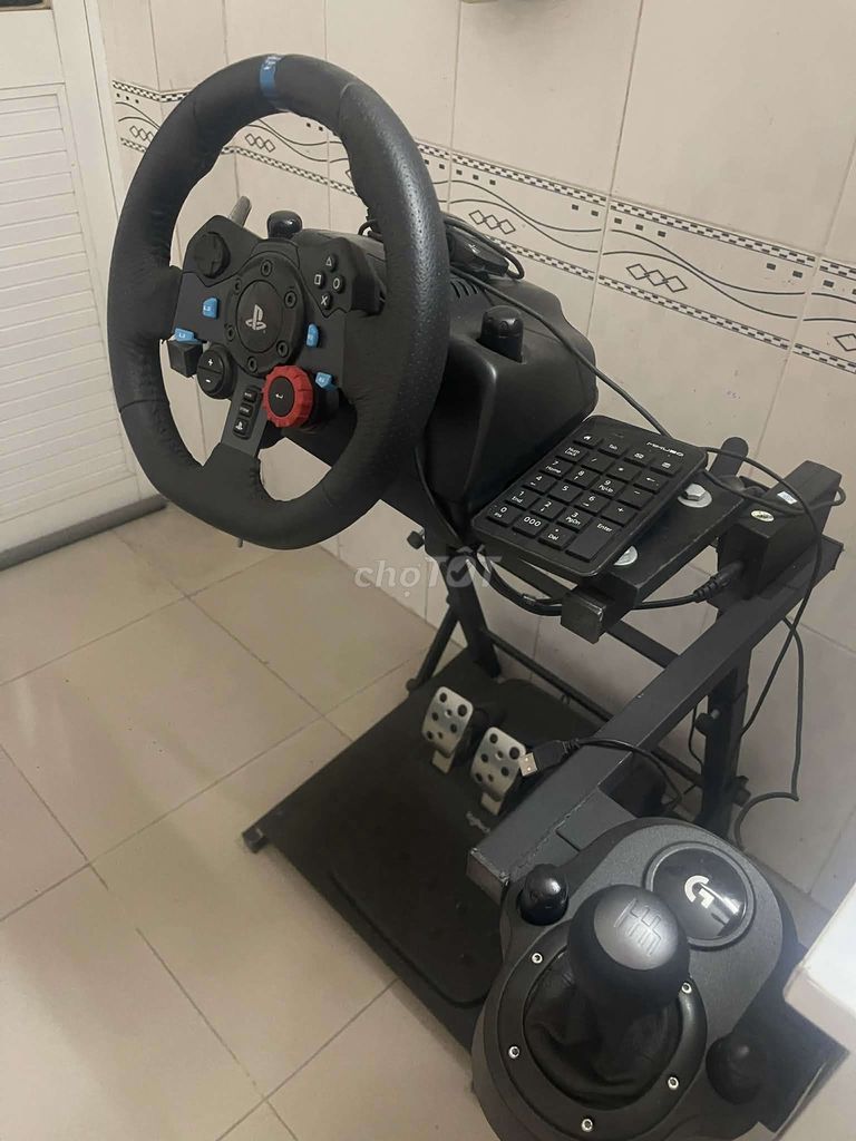 Vô lăng chơi game Logitech G29 Đen Kèm Cần Số. Mua bán Thiết bị chơi game tại Thành phố Biên Hòa Đồng Nai được đăng bởi Minh Hiếu hình 1