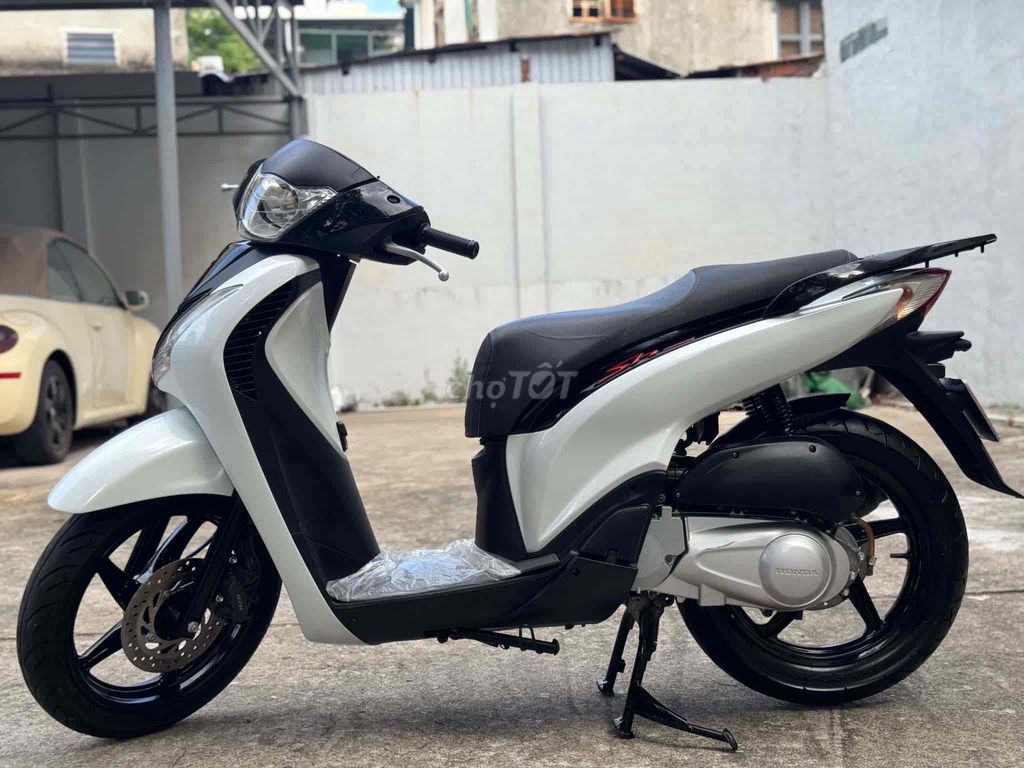 Honda SH125 Ý Trắng số máy 1059 xe đẹp nguyên rin