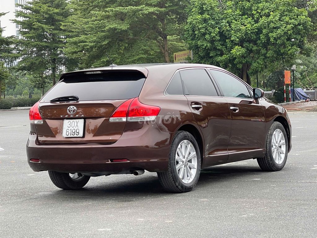 Toyota Venza 2.7 bản Full kịch HÀNG SƯU TẦM HIẾM. Mua bán Ô tô tại Quận Thanh Xuân Hà Nội được đăng bởi Vạn Phát  Auto hình 2