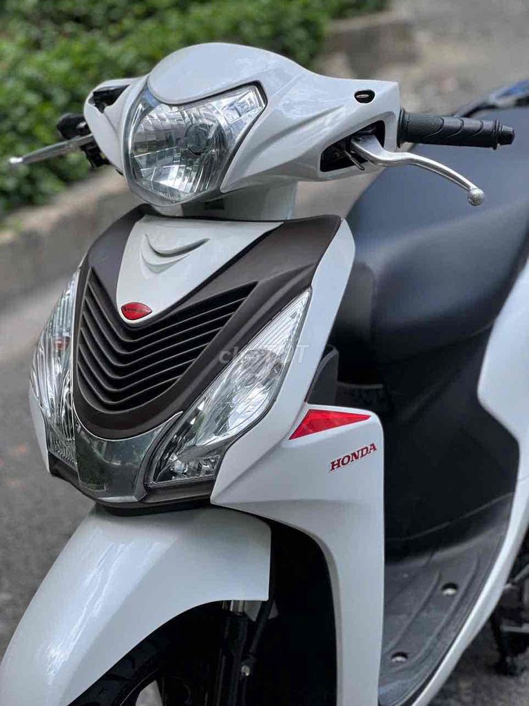 Honda Vision 2020 Smartkey Trắng đỏ. Mua bán Xe máy tại Quận 11 Tp Hồ Chí Minh được đăng bởi Hưng Từ hình 4