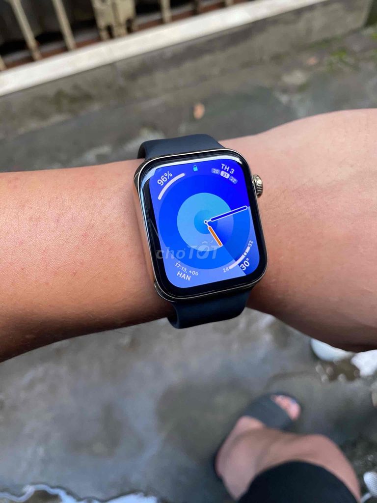 Apple Watch Series 5 bản thép