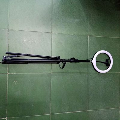 Giá đỡ đèn led nhiều màu 1m2 dành cho điện thoại. Mua bán Phụ kiện (Màn hình, Chuột...) tại Thành phố Thủ Đức Tp Hồ Chí Minh được đăng bởi No_ NAme