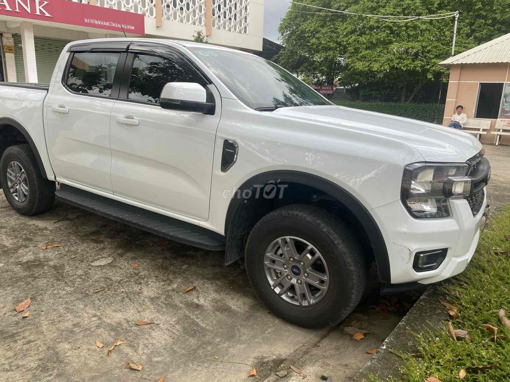 Ford Ranger 2022 số sàn- fom mới chạy lướt hiếm