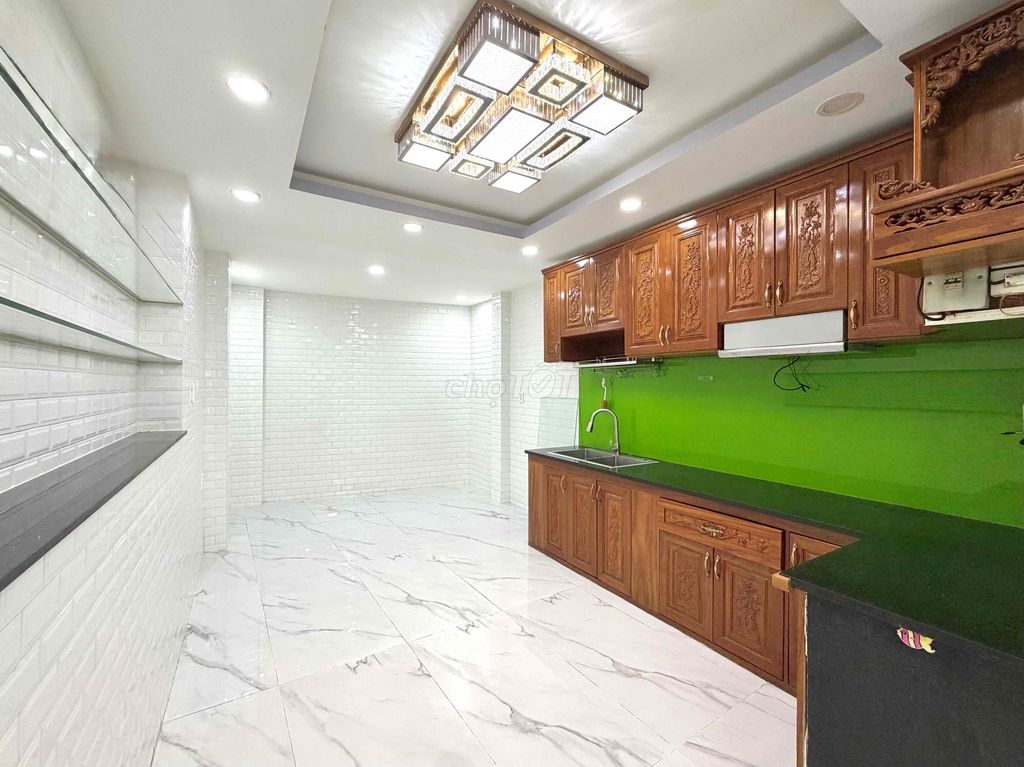 BÁN NHÀ 4 LẦU SÂN THƯỢNG. XE HƠI QUAY ĐẦU TẠI NHÀ. 211/25 HOÀNG HOA TH - ảnh 4
