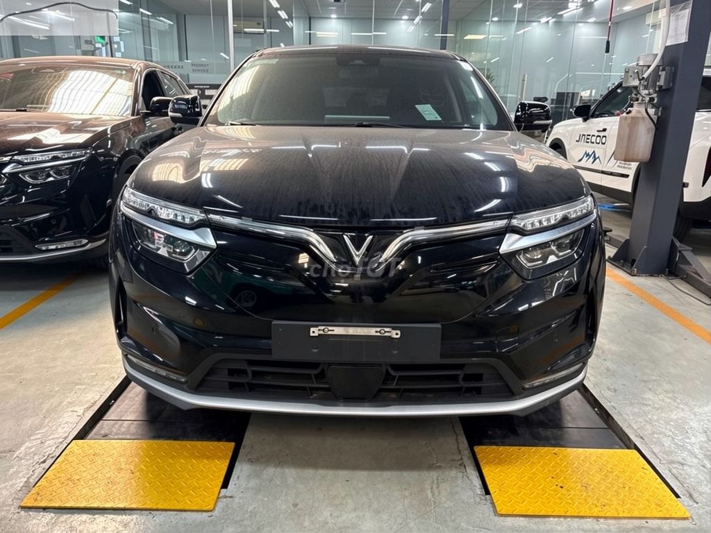 VinFast VF8 Eco AWD 2023
