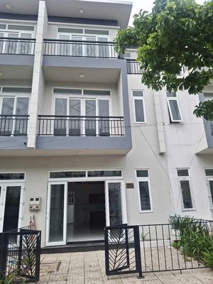 Chính chủ chốt 2,2 tỷ _Đã hoàn thiện_View công viên KĐT Phúc An City.. Mua bán nhà ở tại Huyện Đức Hòa Long An được đăng bởi Nhựt Tiên Nguyễn