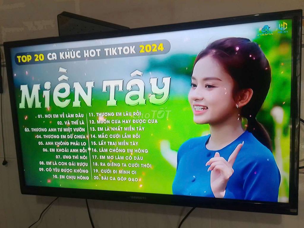 về quê tl tivi Samsung 32in xem Youtube. Mua bán Tivi, Âm thanh tại Thành phố Thuận An Bình Dương được đăng bởi Đức Tạo  hình 1