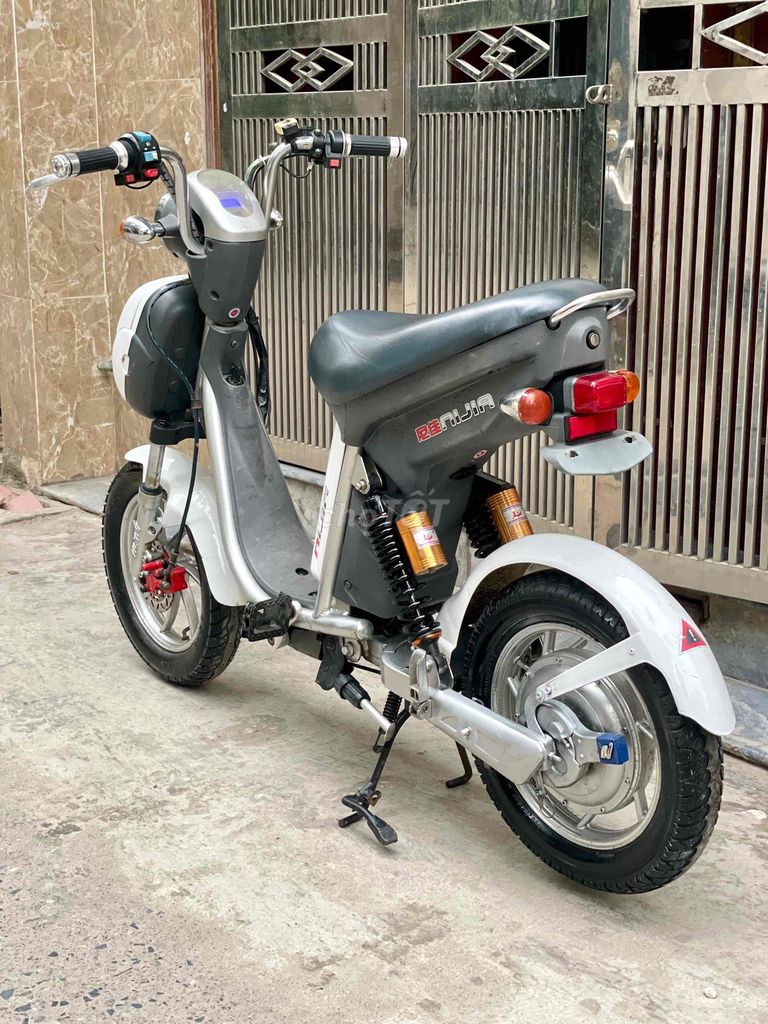 Xe đạp điện Ninja phanh đĩa. Mua bán Xe điện tại Quận Hoàng Mai Hà Nội được đăng bởi Xe Điện Phát Đạt hình 4