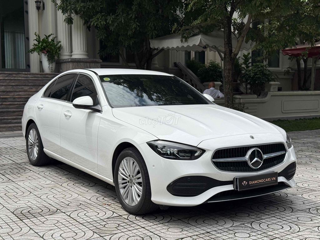 Mercedes-Benz C200 Avantgarde 2022 белый