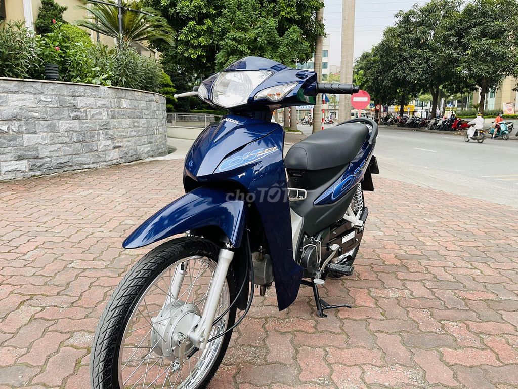 Синий мотоциклетный двигатель Honda Wave a 110 1 владелец