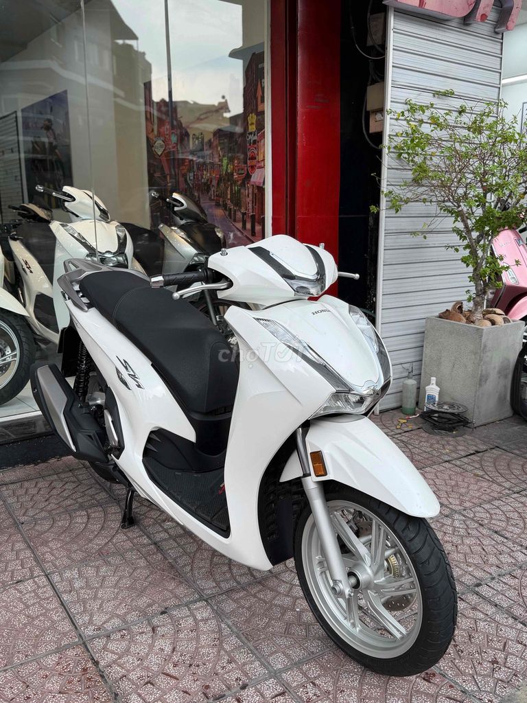 Honda SH350i 2022 Белый 1000км