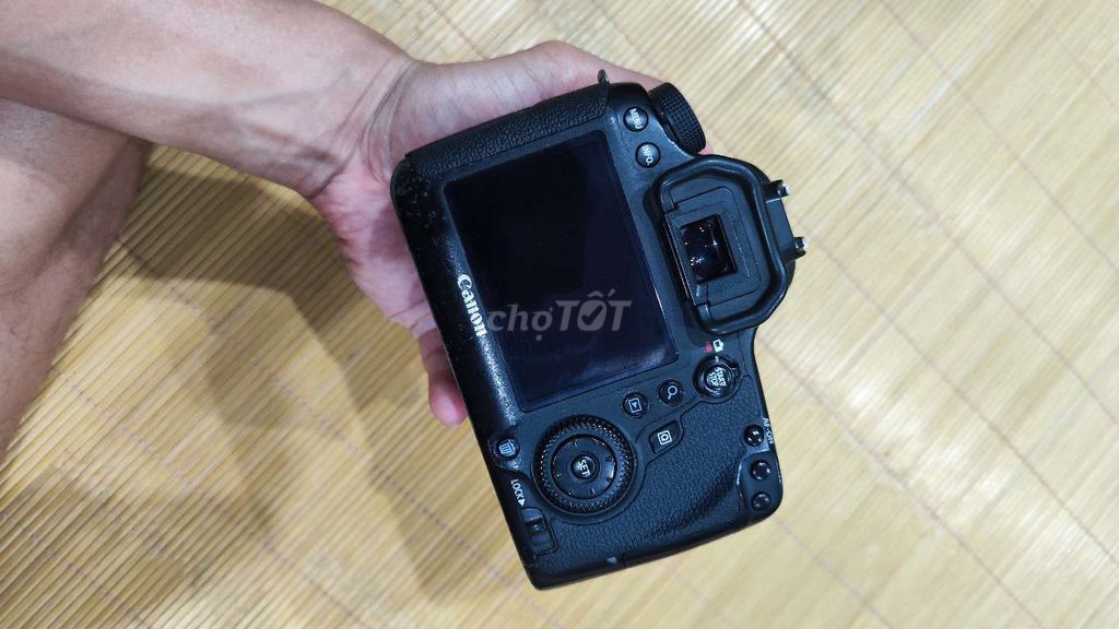 Máy ảnh Canon EOS 6D Đen Đã sử dụng. Mua bán Máy ảnh, Máy quay tại Quận Cẩm Lệ Đà Nẵng được đăng bởi Nguyenn Phuong hình 1