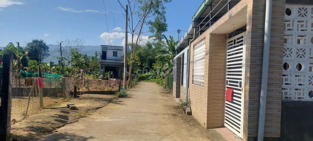 Bán nhà hòa phú 228m2 đất ở toàn bộ, 3 phòng ngủ, giá rẻ chỉ 1 tỷ 600