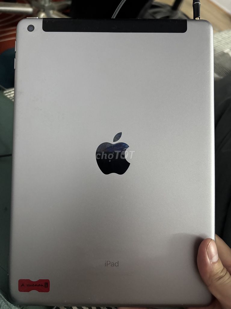Apple iPad Gen 5 32GB 4G Bạc. Mua bán Máy tính bảng tại Quận Đống Đa Hà Nội được đăng bởi _ Wuy hình 1