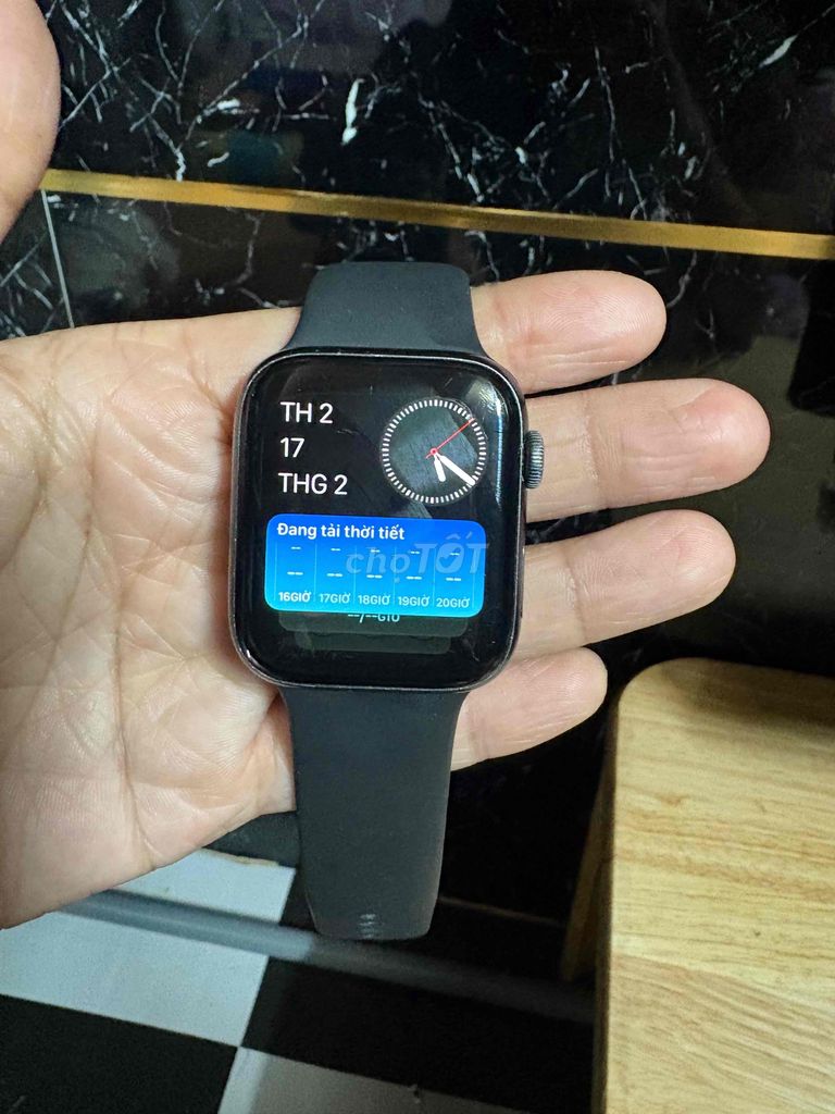 cần bán apple watch series 5 44 còn sài tốt