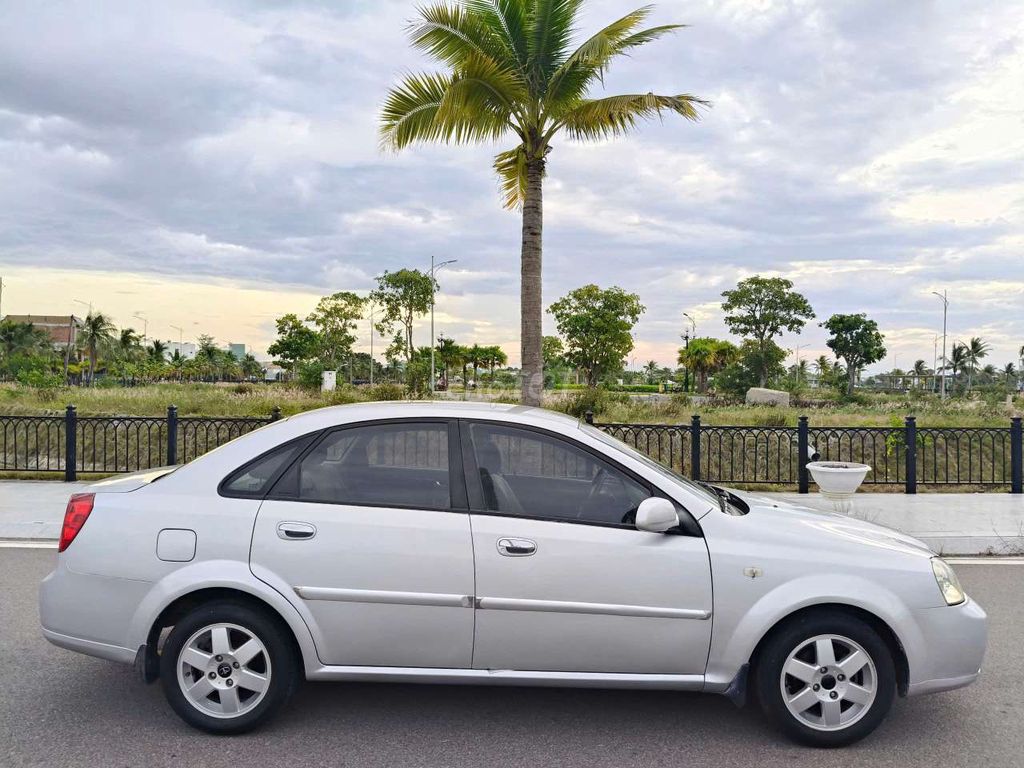 Bán Lacetti Max bản đủ máy 1.8 xe đẹp long lanh. Mua bán Ô tô tại Thị xã An Nhơn Bình Định được đăng bởi Đại Lộc  hình 7