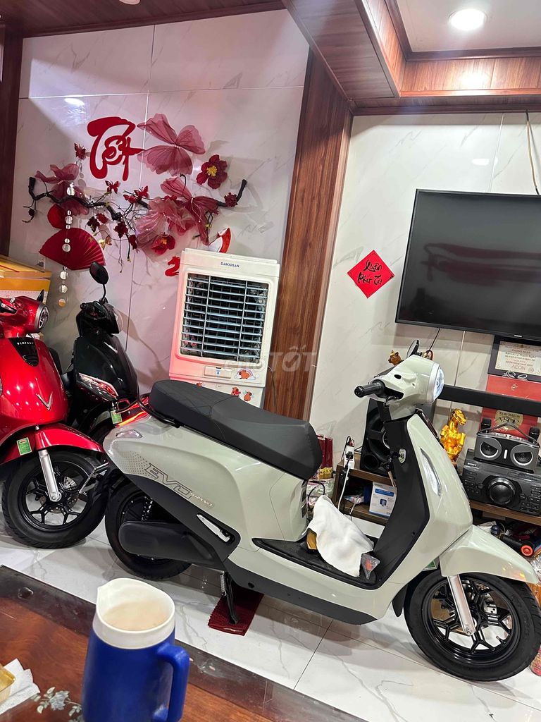 Электроскутер VinFast Evo Grand конец 2025 Оливковый