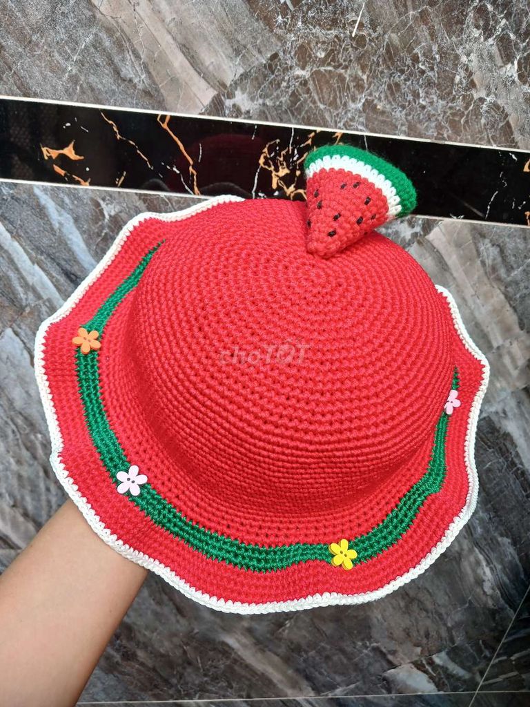 Nón handmade cho bé đội tết, họa tiết dưa hấu