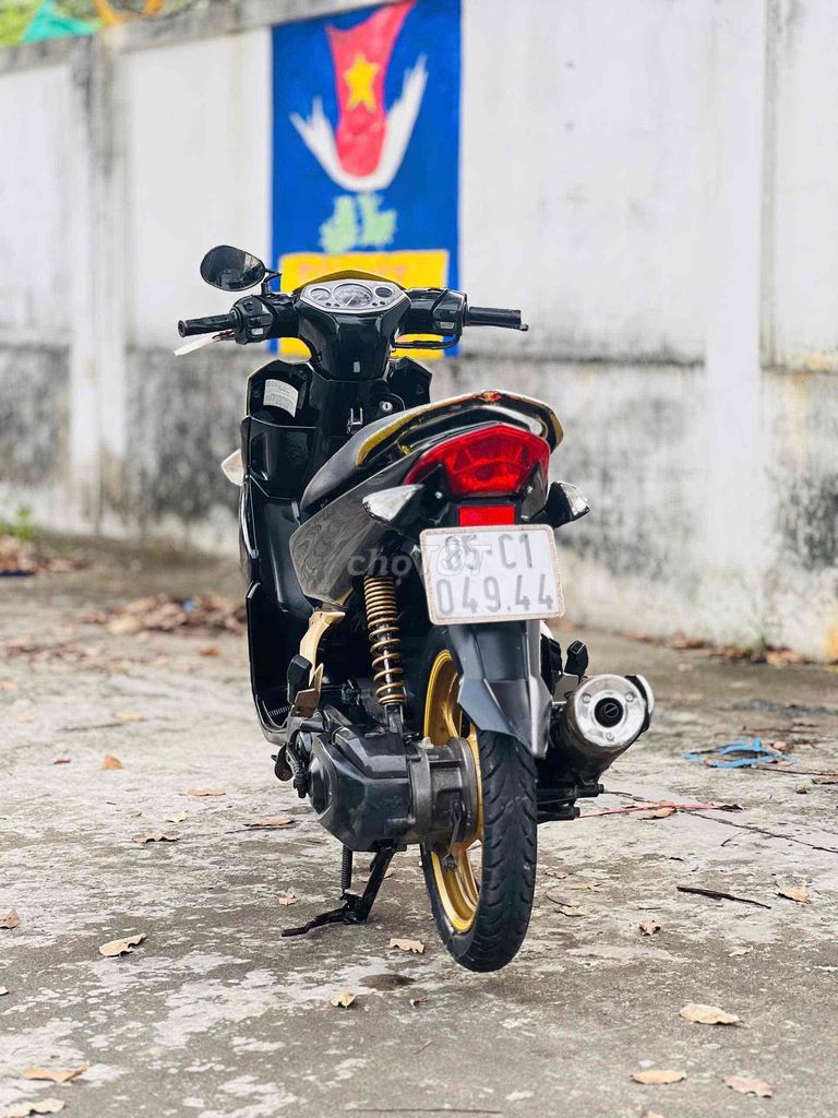 Yamaha Nouvo 4 Đen vàng. Mua bán Xe máy tại Thị xã Bến Cát Bình Dương được đăng bởi xe máy trả góp tín nghĩa  hình 1