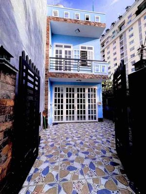 Rent · 2 bd · 130 м² · Thành phố Thủ Đức, ул. Đường Nguyễn Tuyển