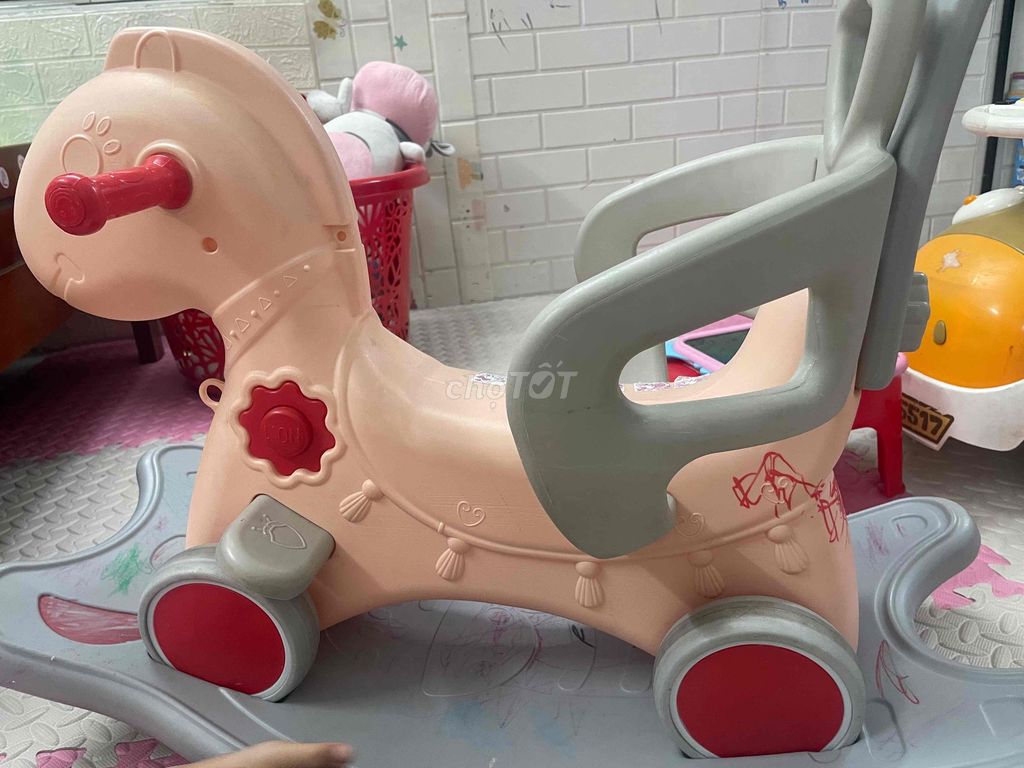 Ngựa bập bênh nhựa Hồng, Xám. Mua bán Mẹ và bé tại Quận 3 Tp Hồ Chí Minh được đăng bởi Ngô Thị Minh hình 1