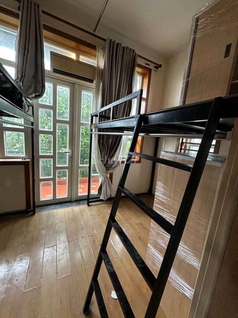 SIÊU PHẨM KÍ TÚC XÁ SÁT VĂN LANG CS3 1TR8/ GIƯỜNG