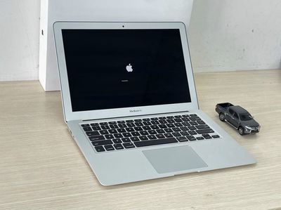 Macbook Air MQD32S, 13.3", 1.3Kg, Pin6h, Mới 99%