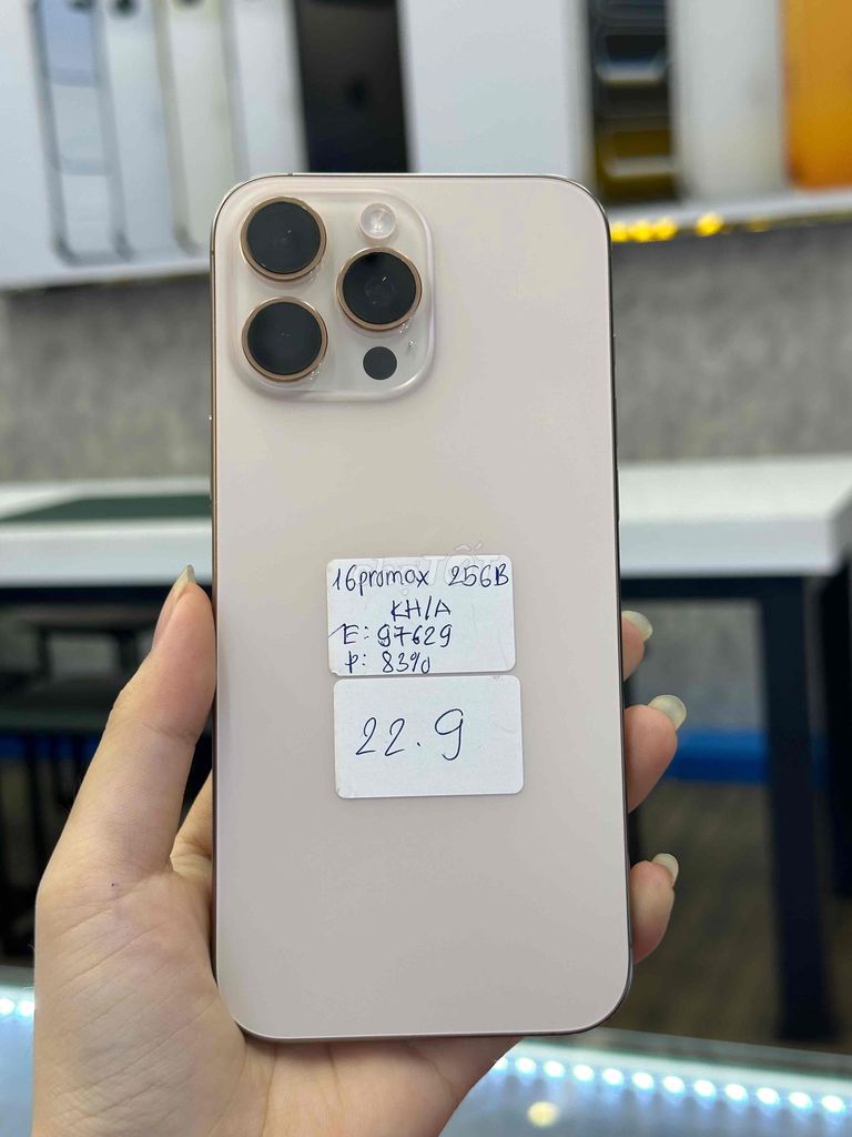 Apple iPhone 16 Pro Max 256GB Vàng KH/A. Mua bán Điện thoại tại Thành phố Thủ Dầu Một Bình Dương được đăng bởi Phong Le hình 1