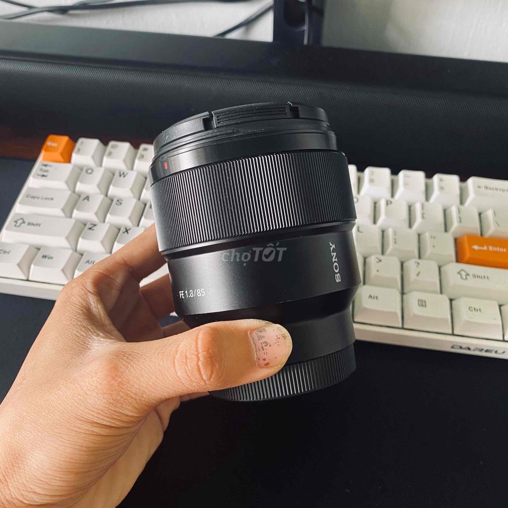 Ống kính Sony FE 1.8/85 85mm f/1.8 Đen. Mua bán Máy ảnh, Máy quay tại Thành phố Buôn Ma Thuột Đắk Lắk được đăng bởi Hoang Nguyen hình 1