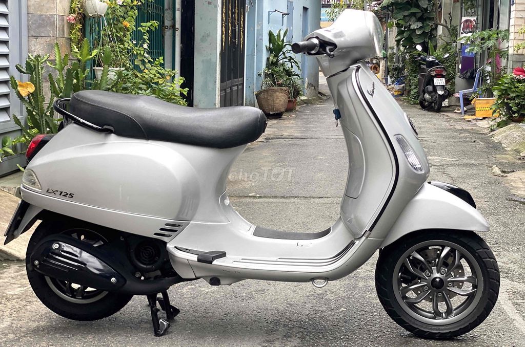 piaggio vespa LX 125cc 2010 máy zin xe đẹp ít SD 💥. Mua bán Xe máy tại Quận Tân Phú Tp Hồ Chí Minh được đăng bởi Thảo vy hình 2