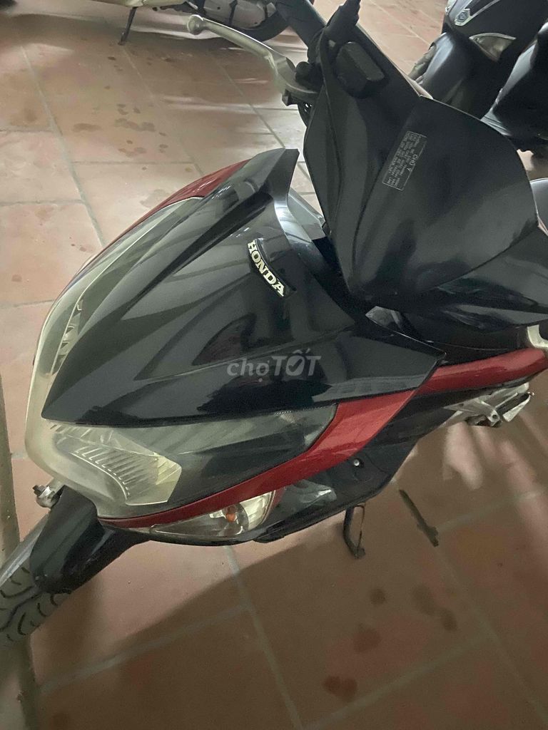 Honda Air Blade 2012 đẹp. Mua bán Xe máy tại Quận Tây Hồ Hà Nội được đăng bởi Đỗ Hoàng Huy hình 2