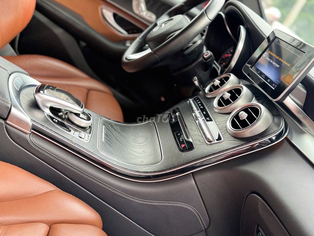 Mercedes Benz GLC Class 2017 300 - 55000 km. Mua bán Ô tô tại Quận Thanh Xuân Hà Nội được đăng bởi Nguyễn Tuấn Hoàng hình 8