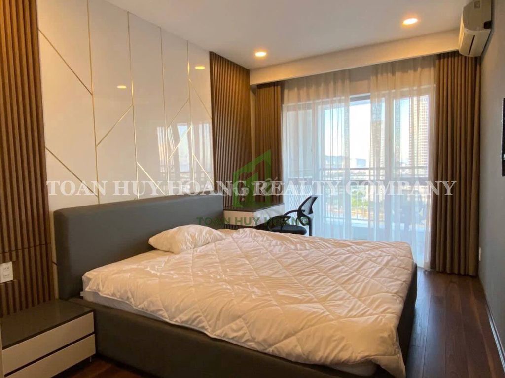 Spacious Hàn River-view apartment at Indochina — photo 10