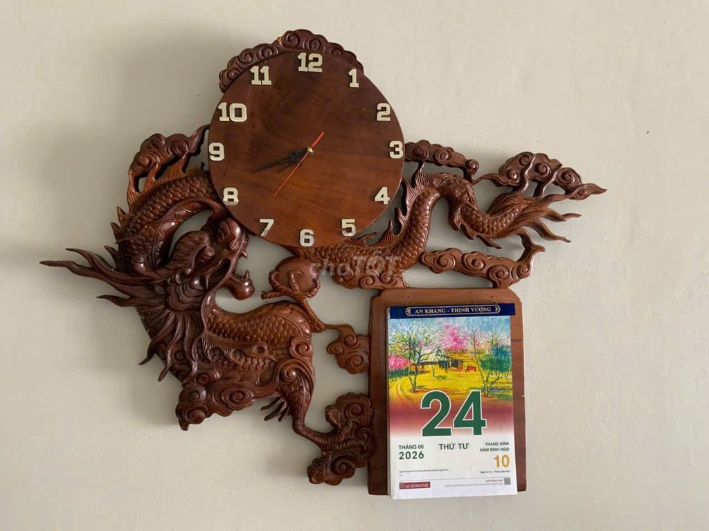 Lịch Đồng hồ gỗ tự nhiên nâu chạm rồng 90x70cm. Mua bán Nội thất, đồ gia dụng khác tại Huyện Thạnh Trị Sóc Trăng được đăng bởi Nguyễn Phong hình 1