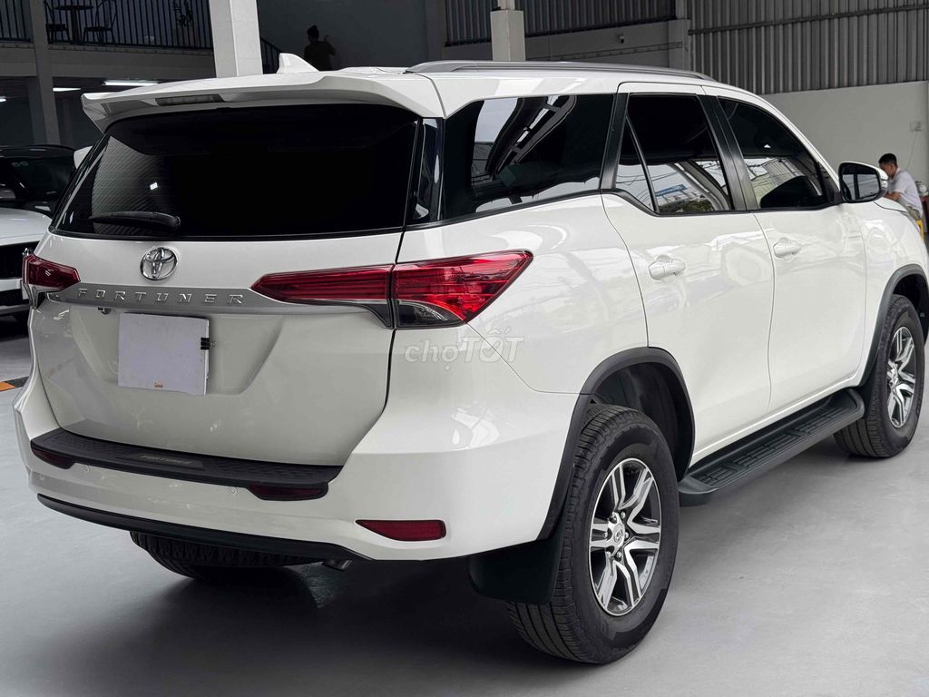 Toyota Fortuner 2020 Dầu Số sàn 100.000 km. Mua bán Ô tô tại undefined undefined được đăng bởi Long Auto Vạn Phúc hình 6
