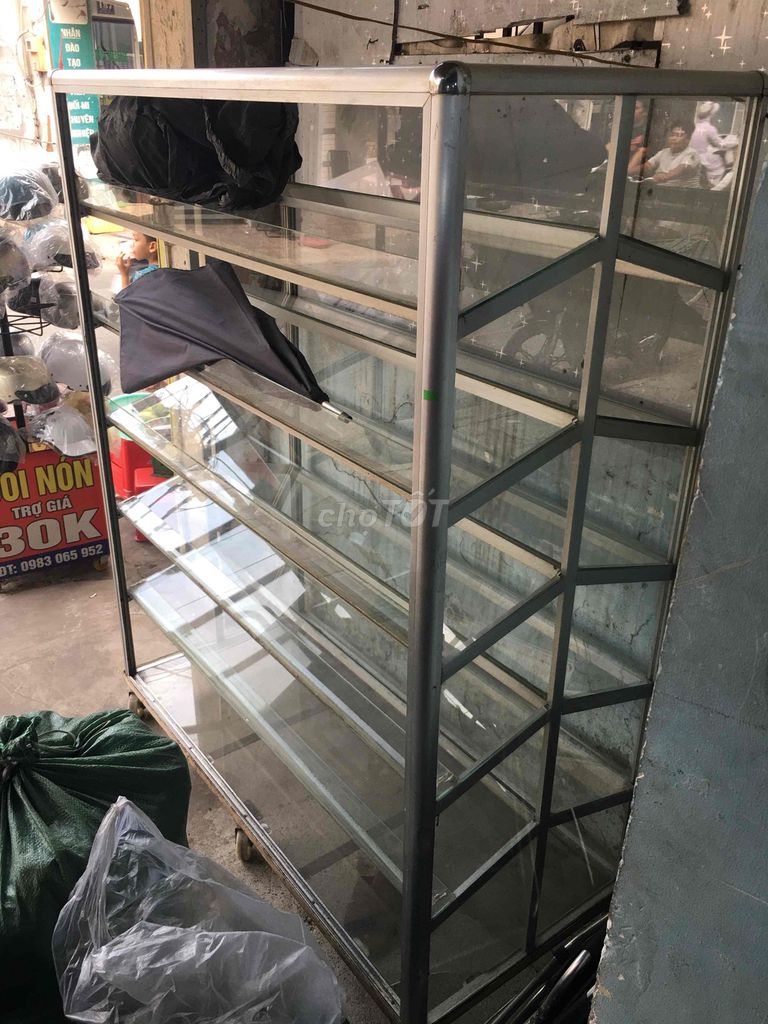2 Tủ trưng bày Kính Kim loại 1.3x1.5x0.6m. Mua bán Tủ, kệ gia đình tại Quận 12 Tp Hồ Chí Minh được đăng bởi Chị Nhàn 50t hình 1