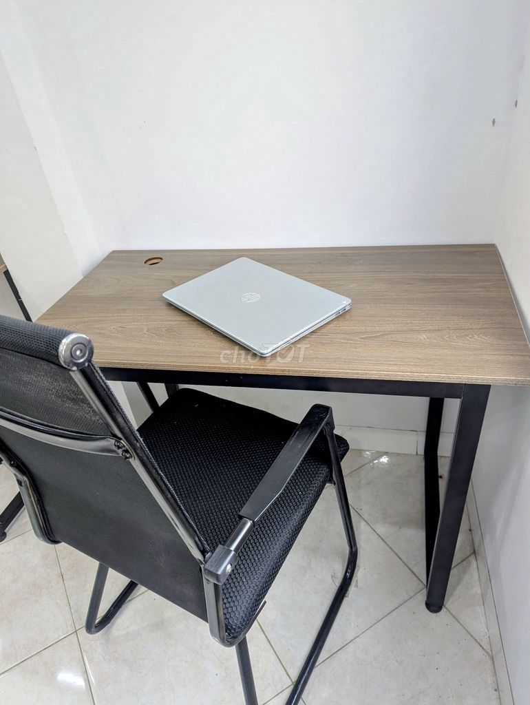 Bàn ghế văn phòng - Kệ để đồ mới 99,9%. Mua bán Đồ dùng văn phòng tại Quận Tây Hồ Hà Nội được đăng bởi Minh Dương hình 1