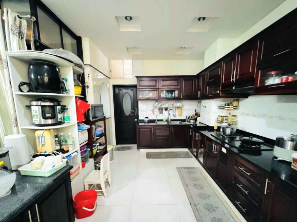 Mặt Tiền 5T - 30Phòng, Vị Trí Sầm Uất, Doanh Thu Ổn Định