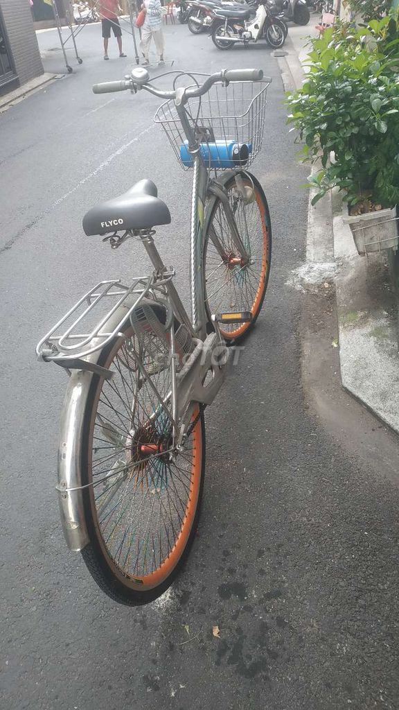 Xe đạp Flyco màu Bạc. Mua bán Xe đạp tại Quận 10 Tp Hồ Chí Minh được đăng bởi Hai hình 5