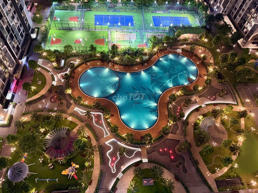 3-комнатная квартира Vinhomes Smart City в аренду полностью меблирована