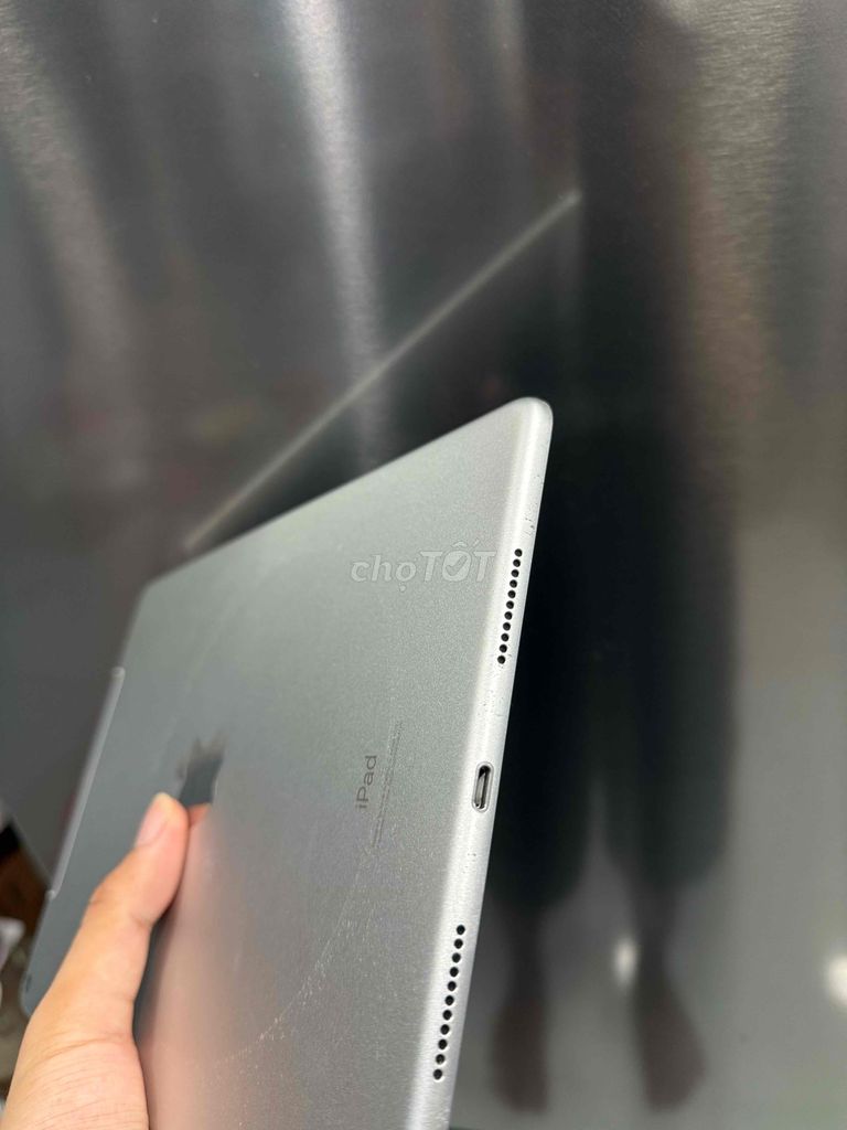 iPad Air 3 có 4G pin 93