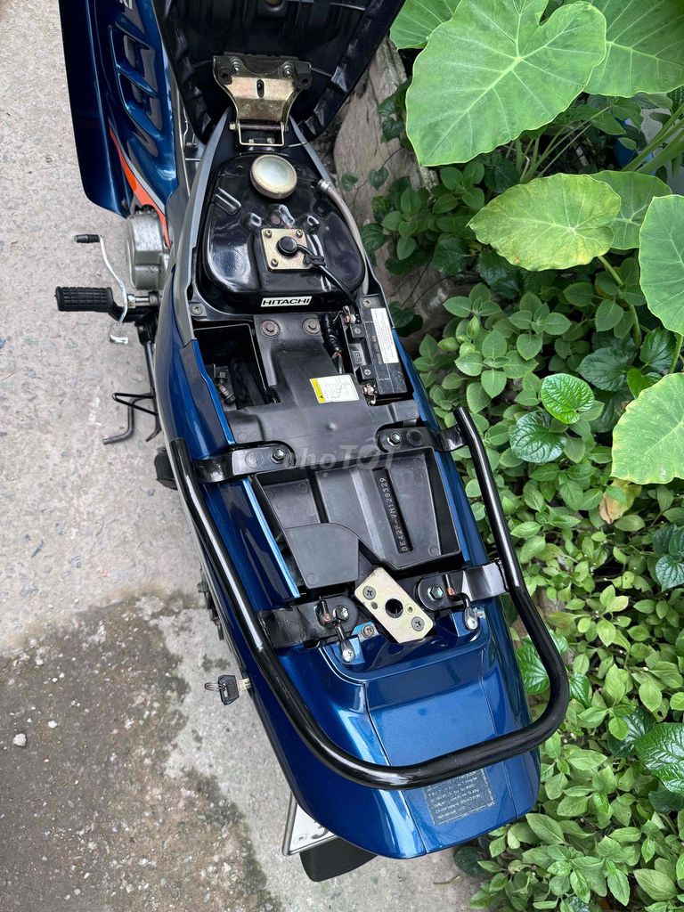 Suzuki Viva 2002 Xanh dương 24.000km. Mua bán Xe máy tại Quận 7 Tp Hồ Chí Minh được đăng bởi anh bảy hình 9