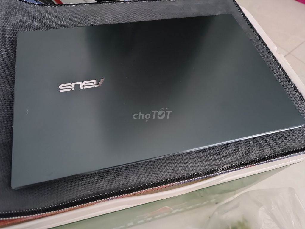 Asus Zenbook UX325EA i5 13.3 inch 8GB/256GB. Mua bán Laptop tại Quận Bình Tân Tp Hồ Chí Minh được đăng bởi Huỳnh HR hình 1