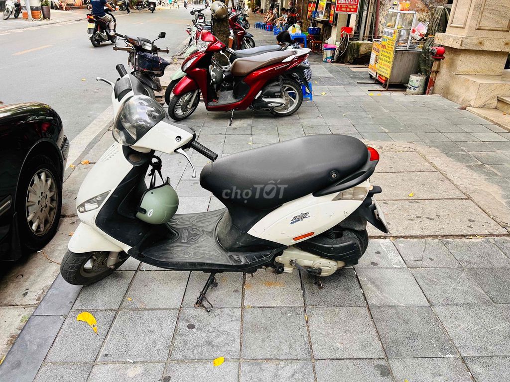 Piazzo Zip màu trắng giá 6,5 triệu, ***. Mua bán Xe máy tại Quận Hoàn Kiếm Hà Nội được đăng bởi Pham Quang hình 1