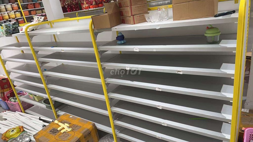 cần thanh lý kệ tủ trưng bày hàng,đủ 1 cửa hàng. Mua bán Nội thất, đồ gia dụng khác tại Quận Hải Châu Đà Nẵng được đăng bởi Trần Đại hình 2