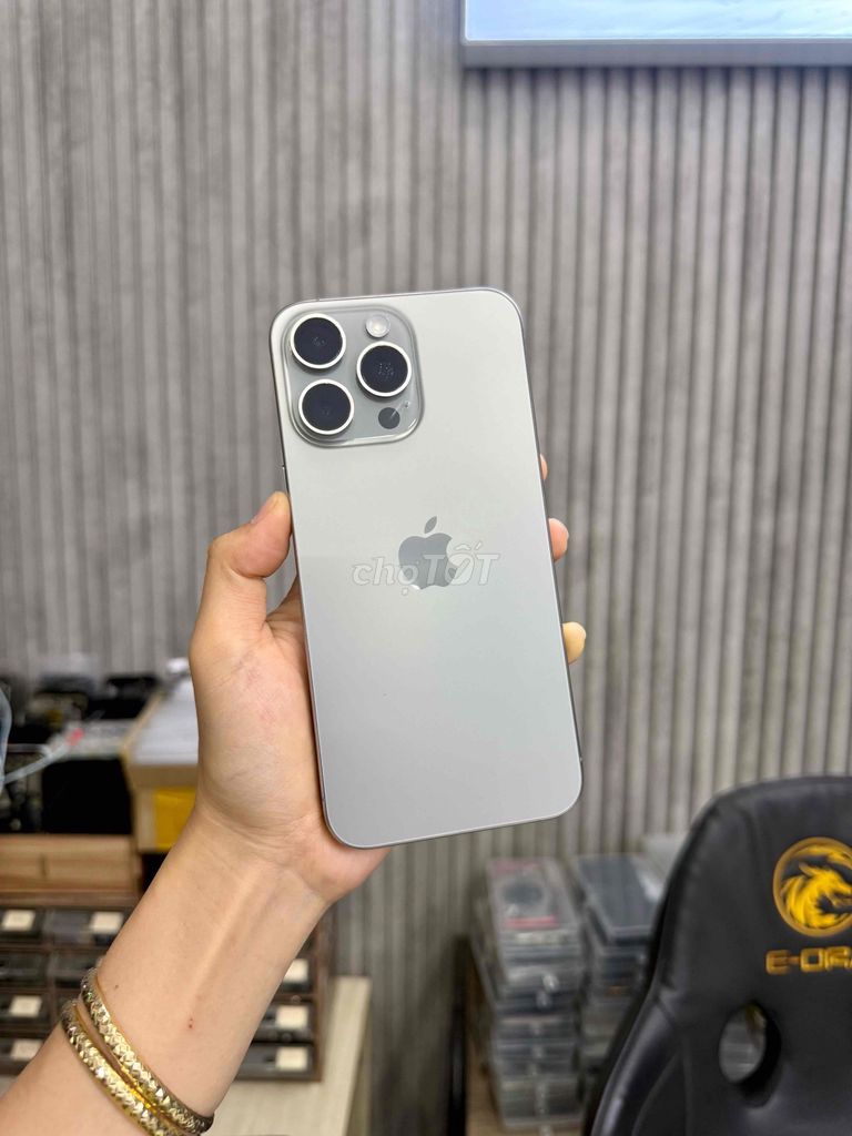 Apple iPhone 15 Pro Max 256GB Titan. Mua bán Điện thoại tại Quận Cẩm Lệ Đà Nẵng được đăng bởi Nguyễn Hạnh Hạnh hình 1