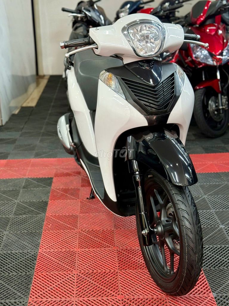 💥Honda ShMode 2018 Bản Sport khóa SmartKey Biển72. Mua bán Xe máy tại Thành phố Thủ Đức Tp Hồ Chí Minh được đăng bởi XE MÁY THỦ ĐỨC hình 7